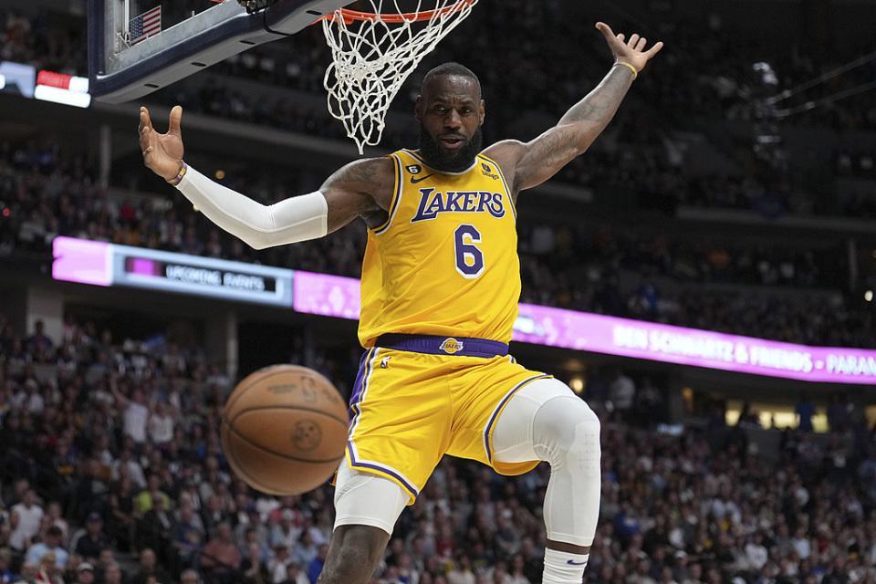 kaiyun-NBA得分榜：詹姆斯断崖领先 哈登升至第九！再进一步几乎不可能？